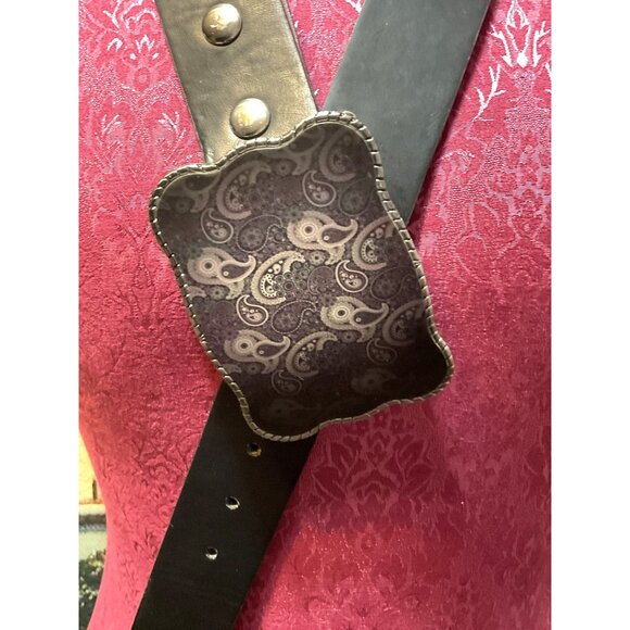 Vintage Metal Belt Buckle Paisley Money Hiding Spot Safety Wallet